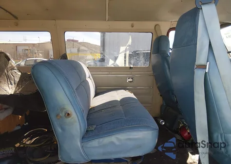 1983 Dodge Ram Wagon B150 z USA, uszkodzony, nr VIN 2B4HB11T3DK399998